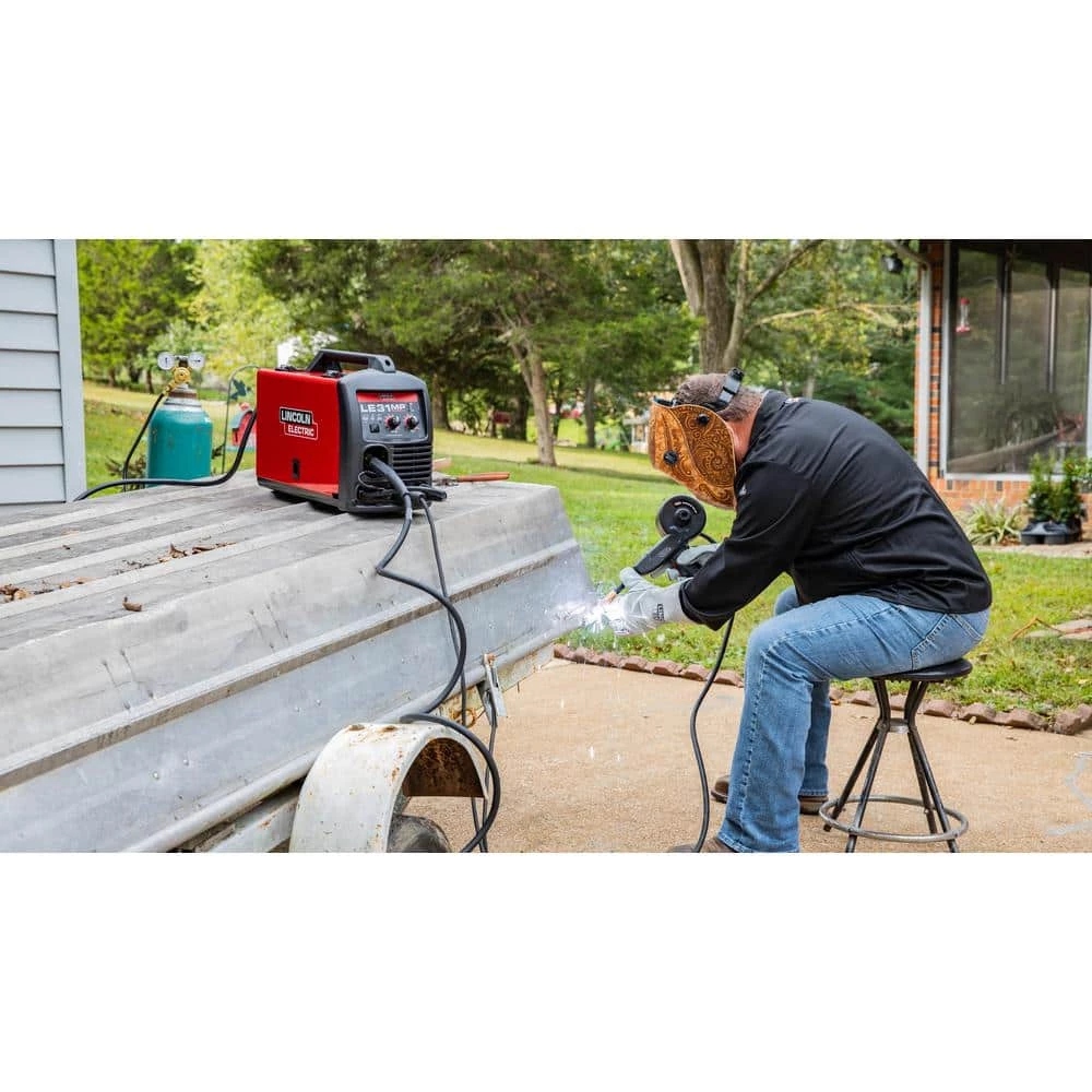 Lincoln Electric Auto-Darkening Welding Helmet with Variable Shade Lens No. 7-13 (1.73 x 3.82 in. Viewing Area), Lonestar Design 10 Lincoln Electric Auto-Darkening Welding Helmet with Variable Shade Lens No. 7-13 (1.73 x 3.82 in. Viewing Area), Lonestar Design - Image 10